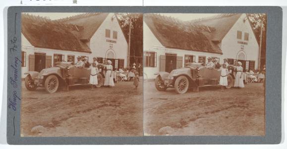 Renault foran Sandkroen